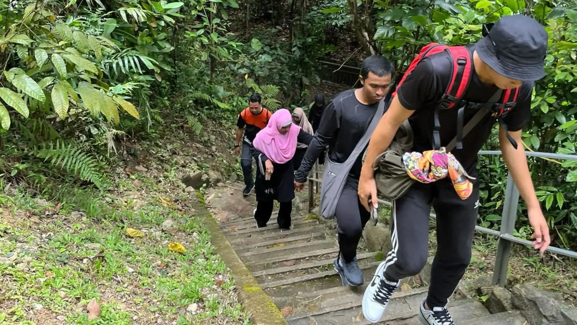 Youth gaining social learning and experiences in life